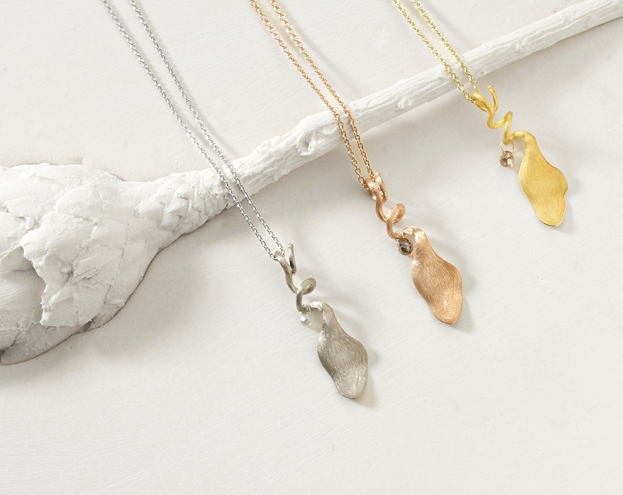 Pendant "Leaf" in 18kt Gold