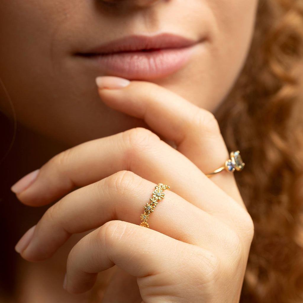 Jeder Edelstein traegt eine Geschichte in sich – und macht deinen Ring zum Erbstueck von morgen.