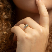 Zarter Damenring mit edlem Edelstein in 18kt Gelbgold – ideal als Geschenk oder Verlobungsring