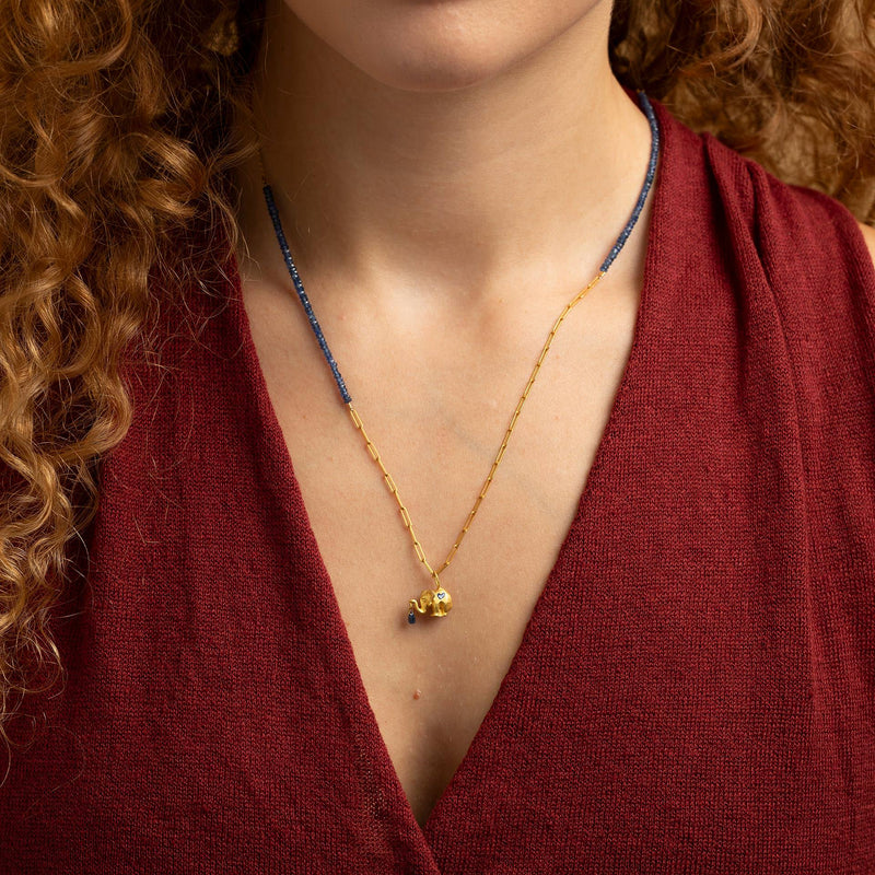 Edle Goldkette mit individuellem Anhaenger aus 18kt Gold – handgefertigt in Tirol. Zeitlos, hochwertig, einzigartig.