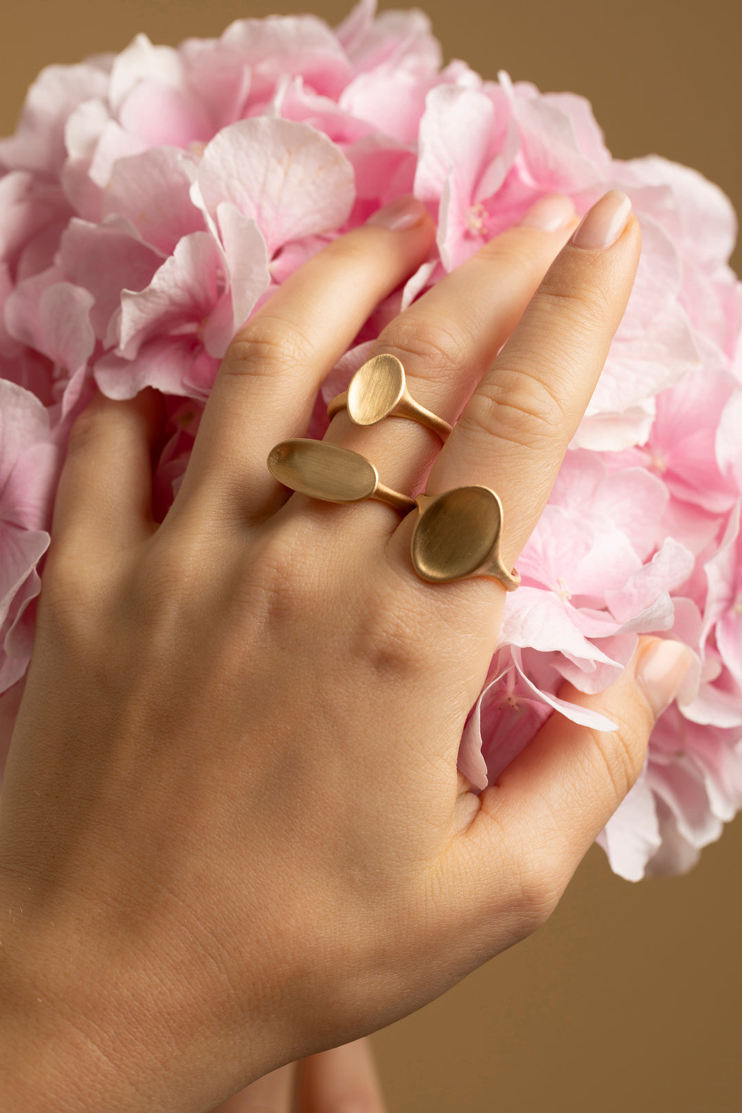 Ring aus 18k Gold, gefertigt in Innsbruck – exklusives Design und handwerkliche Praezision