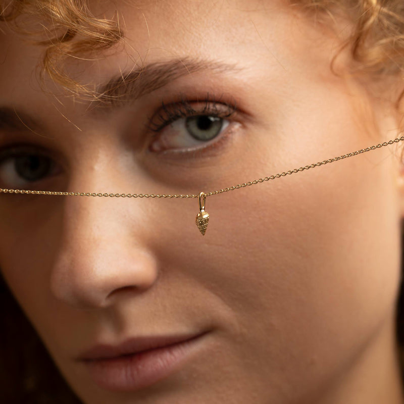 Ob Schutz, Liebe oder Erinnerung – unsere Anhaenger geben der Goldkette Charakter und Emotion.