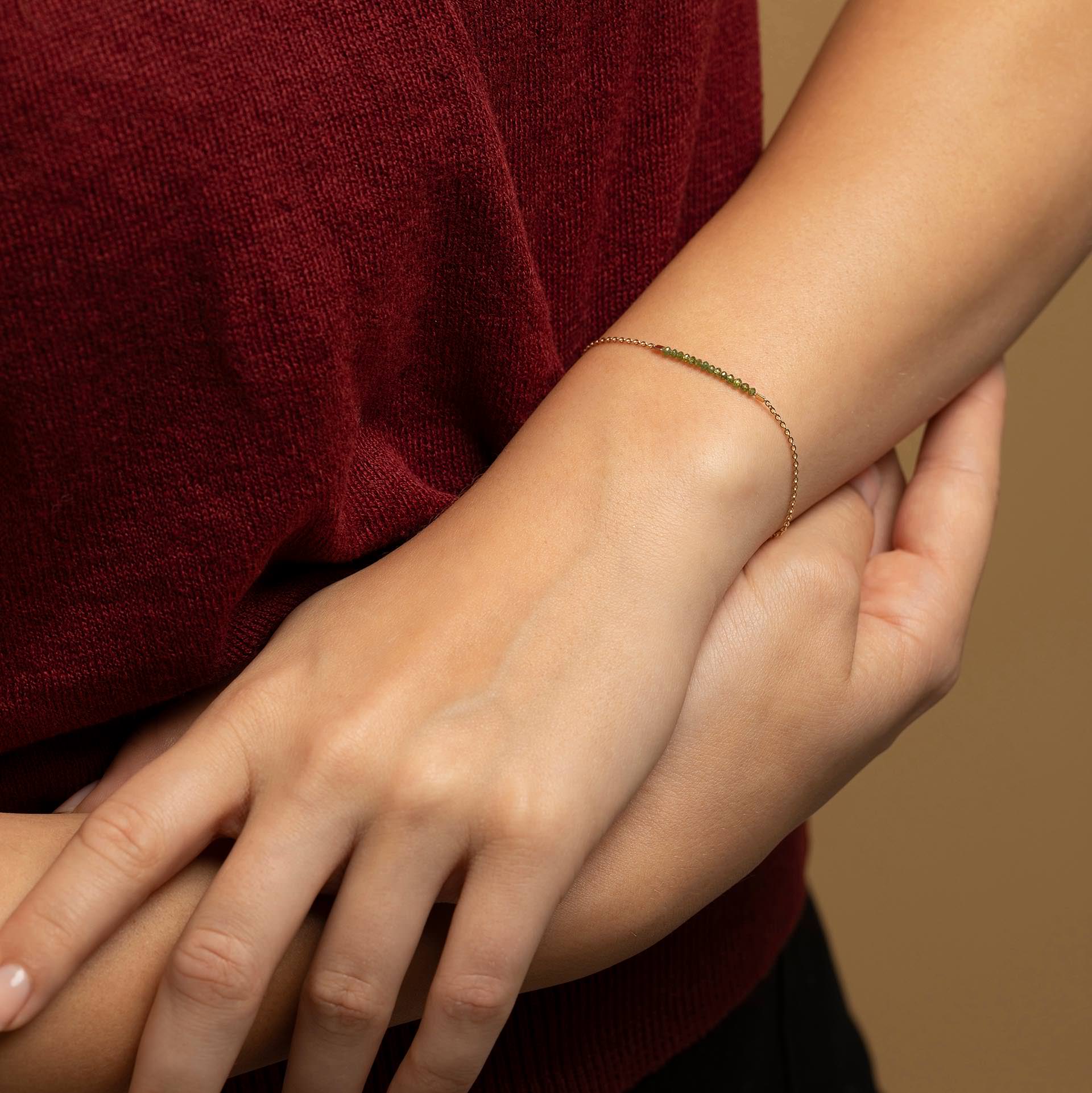 Edle Armbänder aus 18kt Gold mit fein geschliffenen Diamanten – individuell gefertigt in Innsbruck, Tirol.