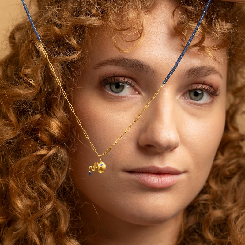 Jedes Stueck erzaehlt von Handwerk, Herkunft und Herz. Goldketten mit Anhaenger, gefertigt in Innsbruck.