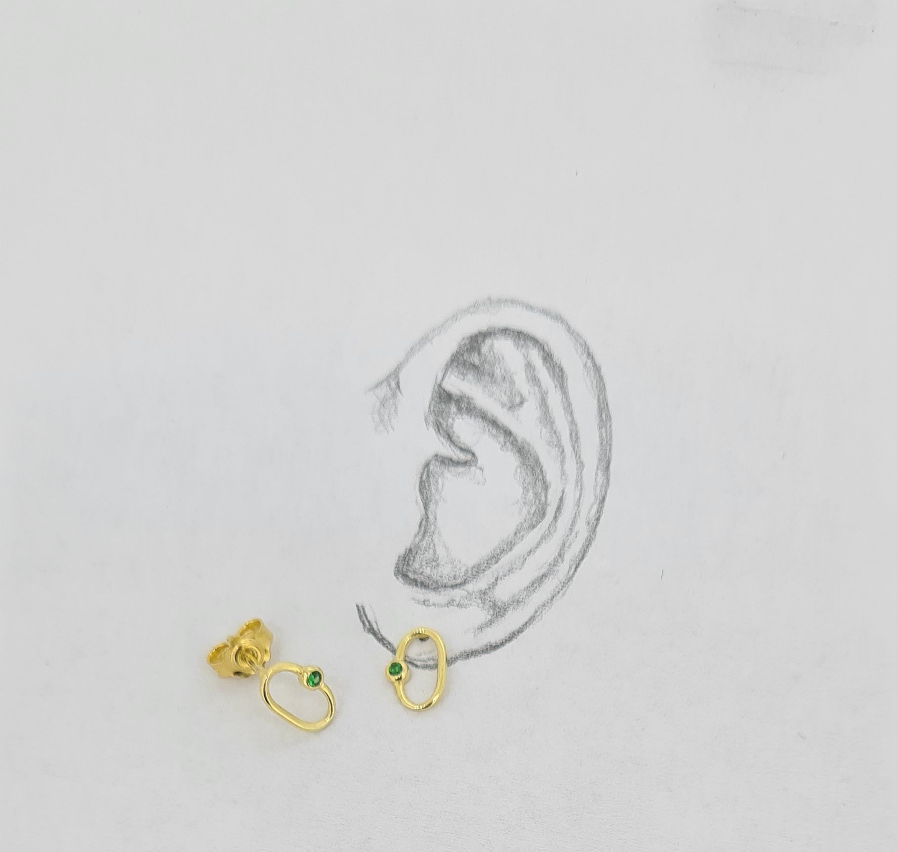 Ohrstecker oval mit Tsavorith